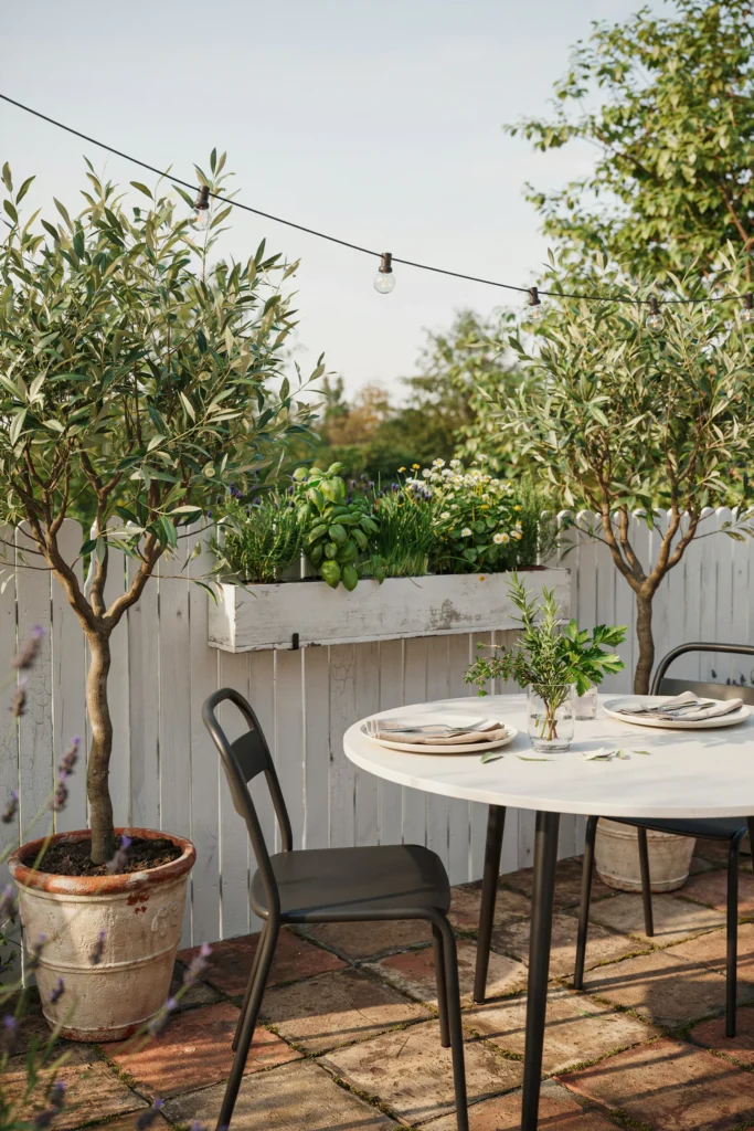 The Outdoor Dining Corner